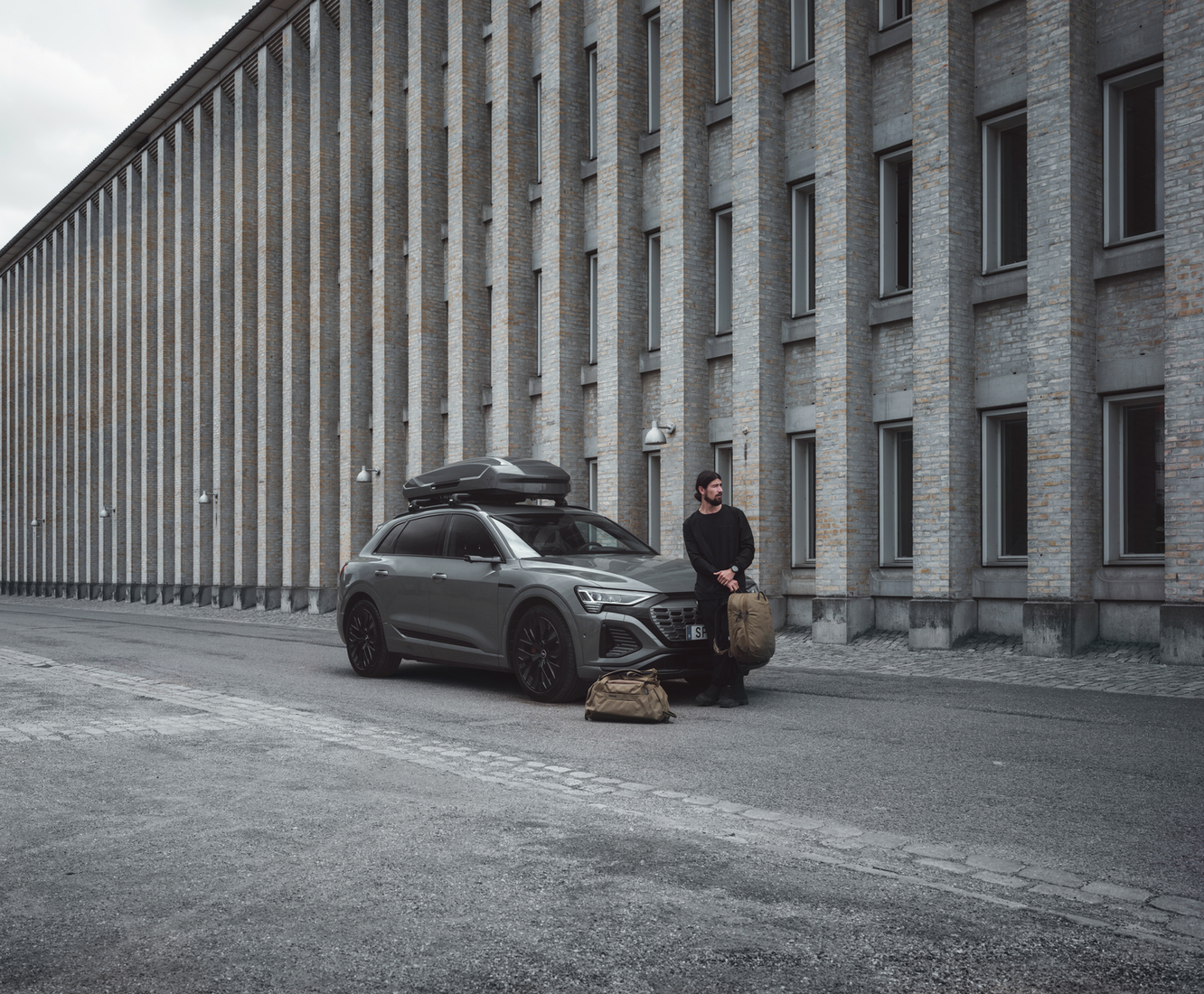 Boxy i kosze dachowe: Praktyczne rozwiązania dla podróżujących