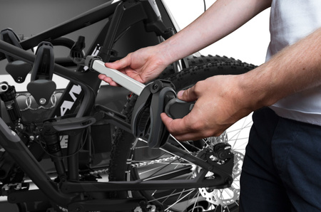 Thule EasyFold XT 934 bagażnik na hak na 3 rowery