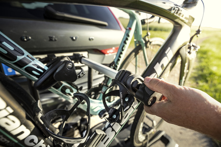 Thule EasyFold XT 933 bagażnik na hak na 2 rowery