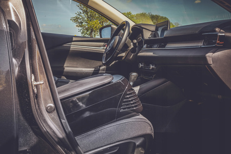 Lodówka przenośna kompresorowa z funkcją podgrzewania Yolco CX8 BLACK 8L